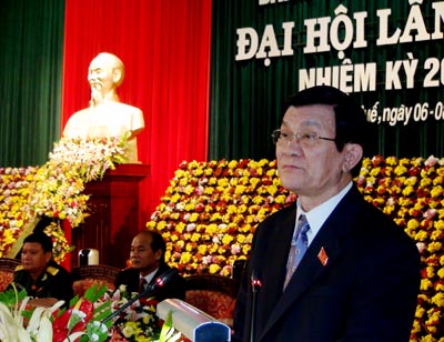 Phát huy kết quả Cuộc vận động Học tập và làm theo tấm gương đạo đức Hồ Chí Minh , làm tốt việc chuẩn bị và tiến hành Đại hội Đảng các cấp